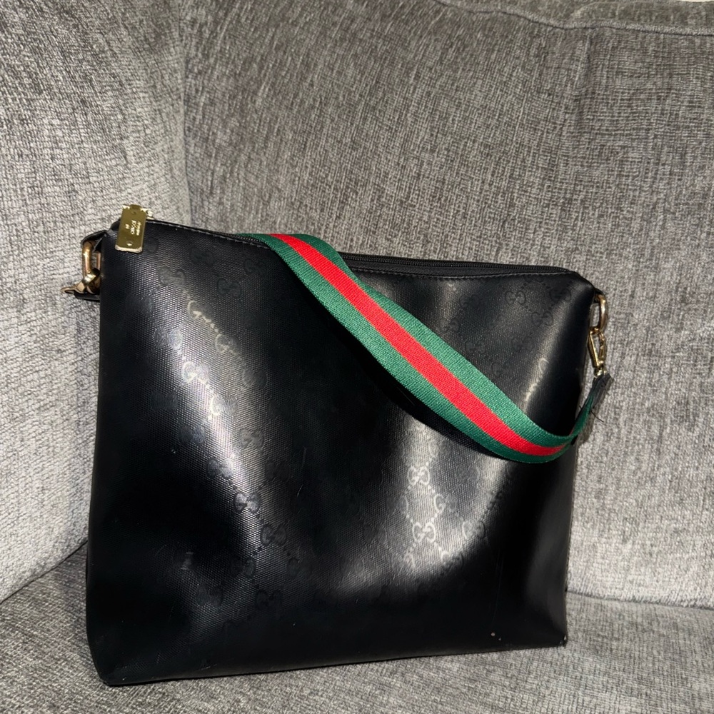Gucci Black Shoulder Bag with Green and Red Strap